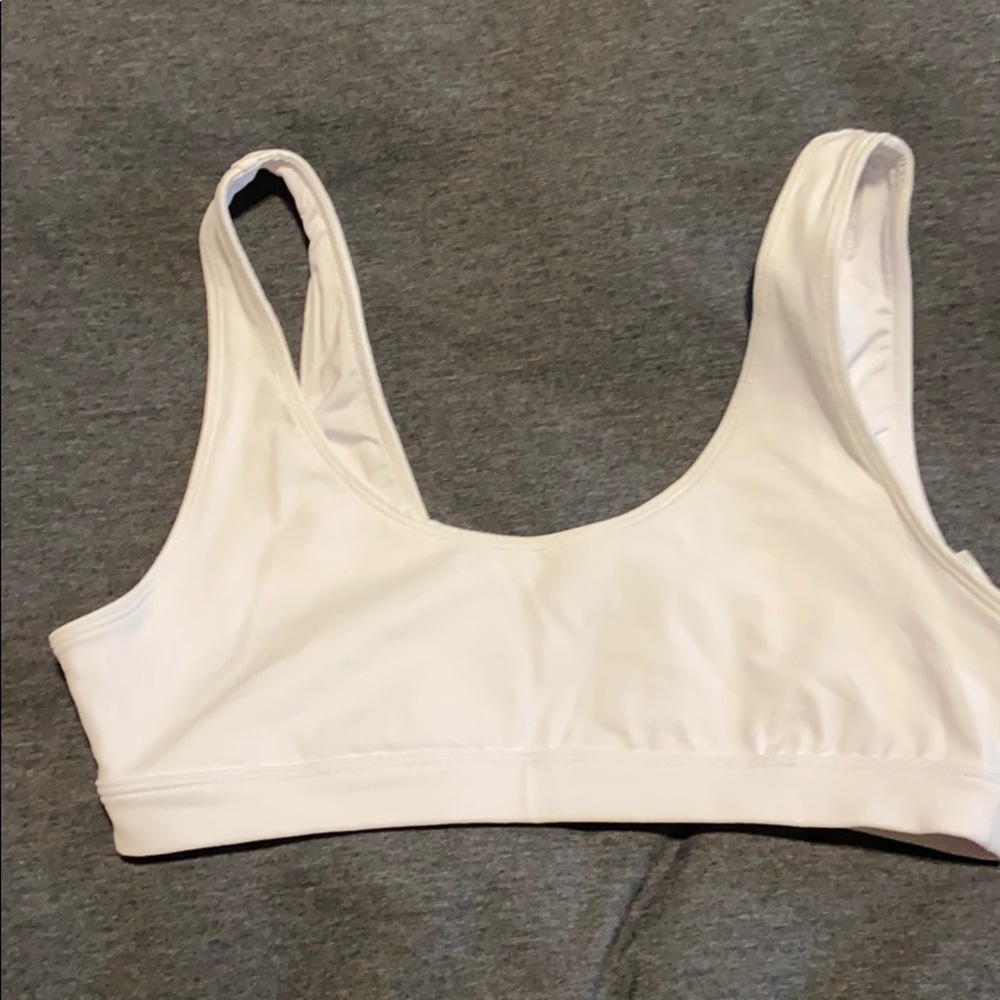 Alo sports bra